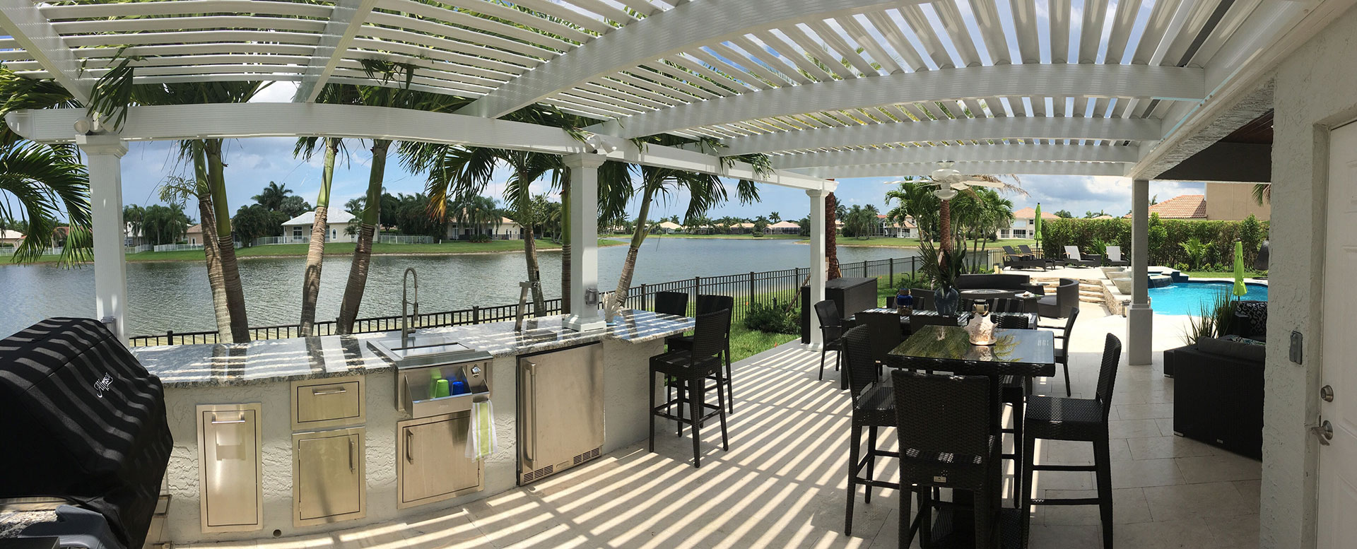 Attached fixed pergola in white