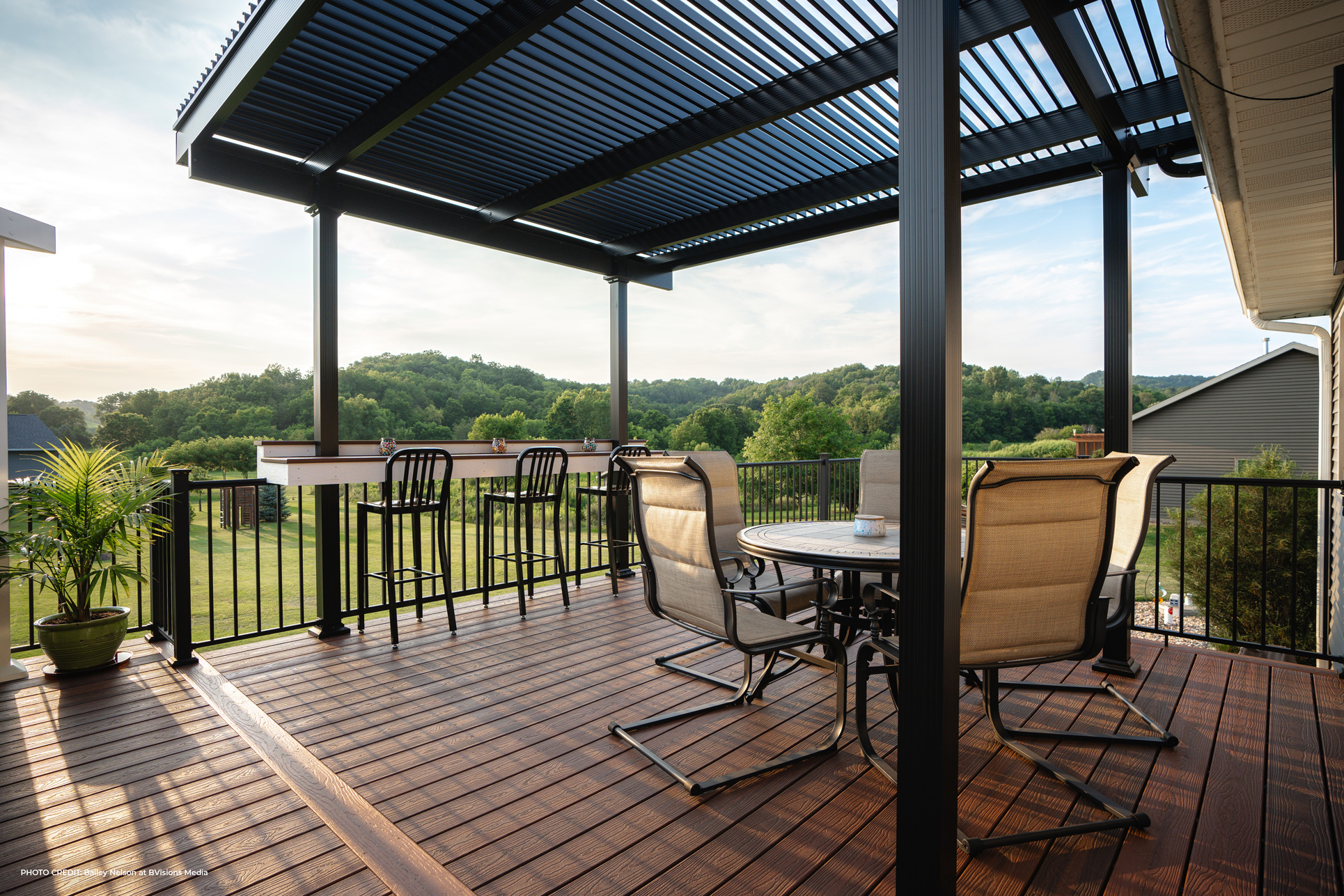 Black Contemporary Freestanding Operable Pergola