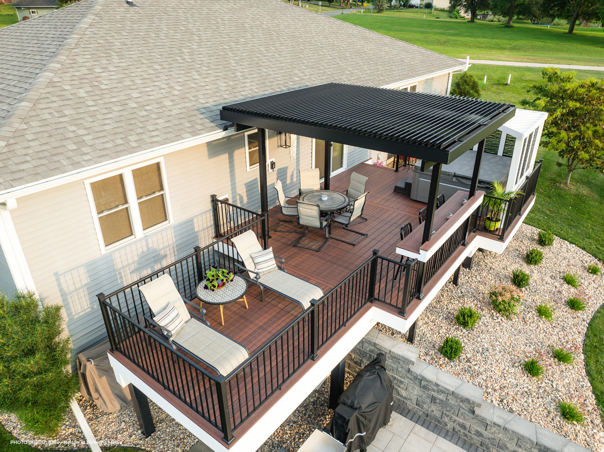 Black Contemporary Freestanding Operable Pergola